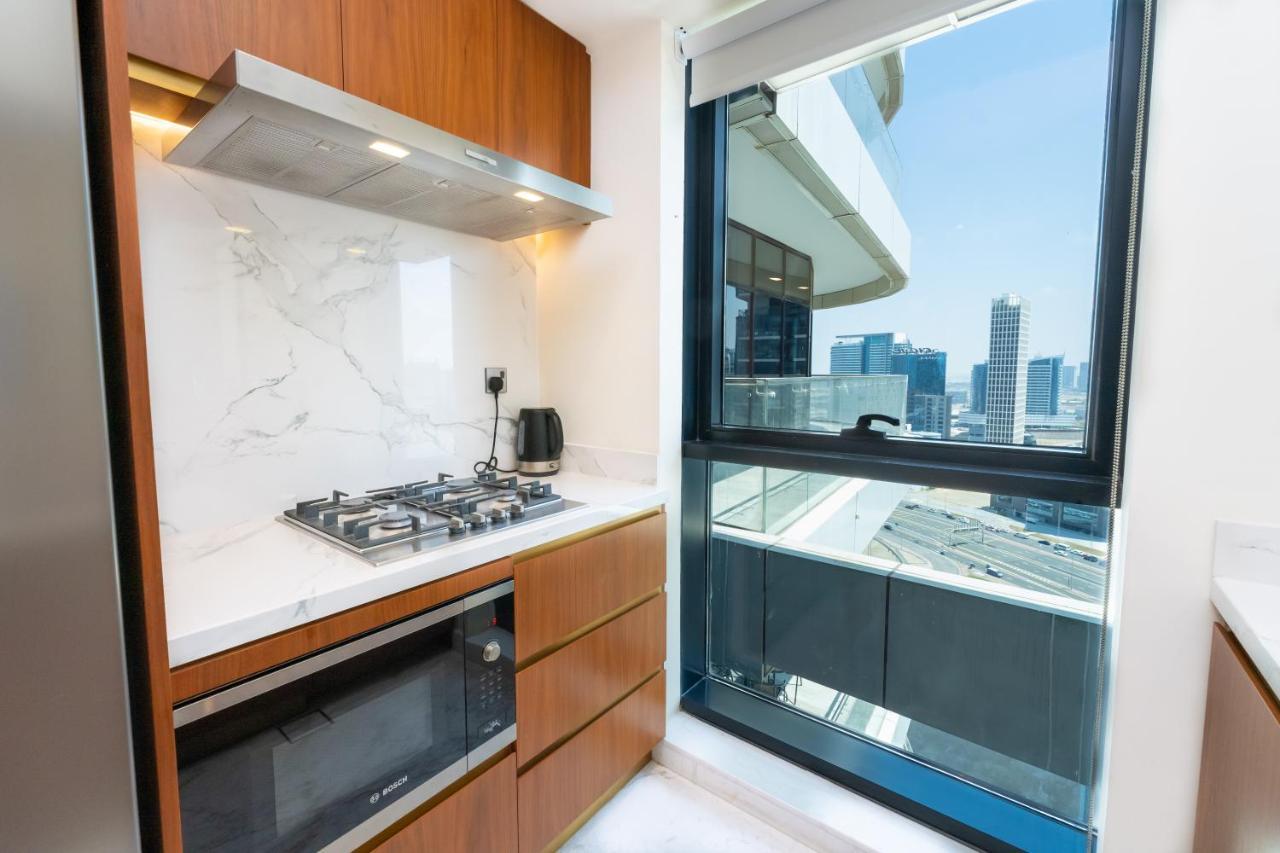 Fam Living - Rp Heights - 3 Mins Walk To Burj Khalifa & Dubai Mall Downtown דובאי מראה חיצוני תמונה