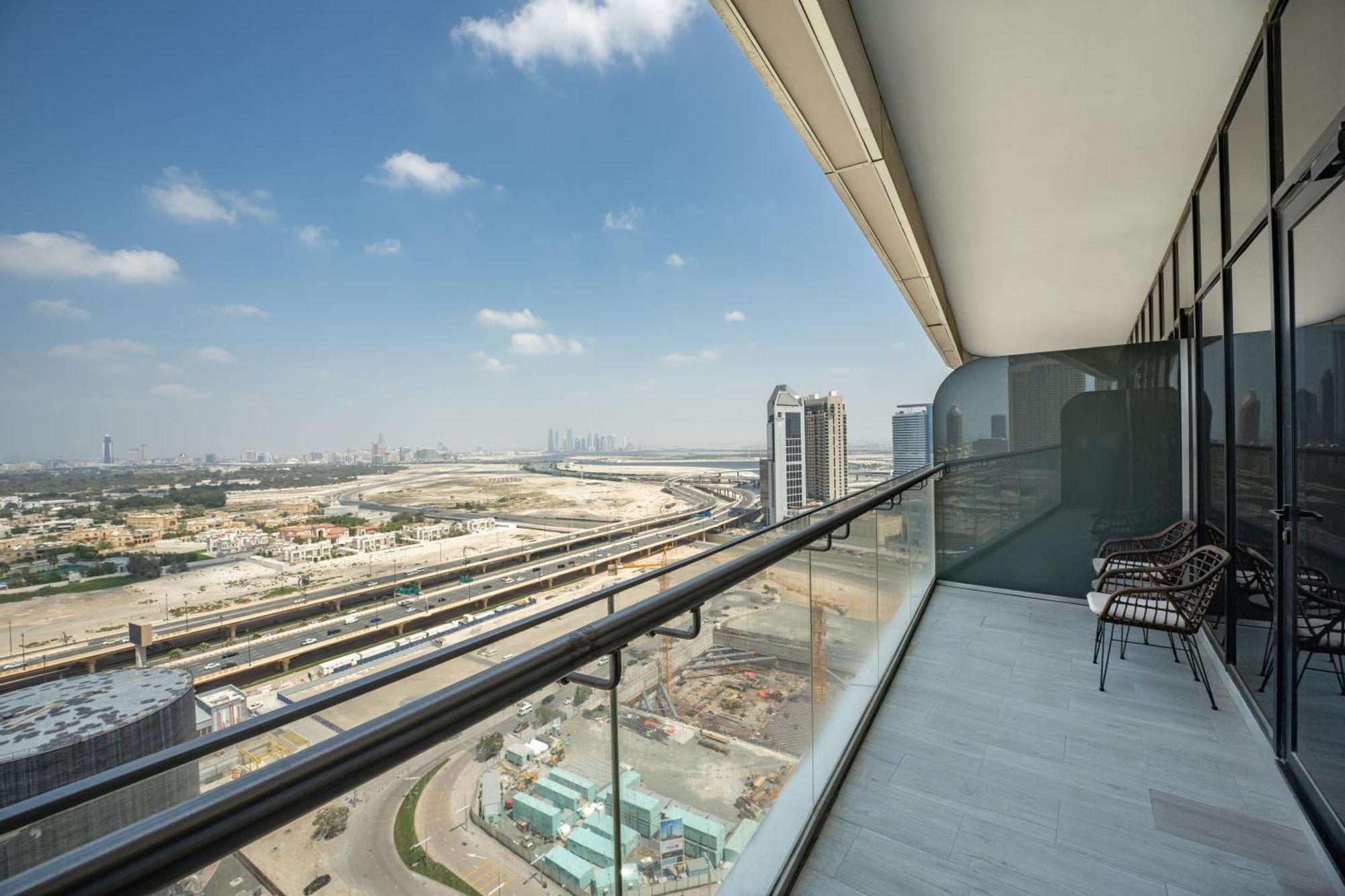 Fam Living - Rp Heights - 3 Mins Walk To Burj Khalifa & Dubai Mall Downtown דובאי מראה חיצוני תמונה