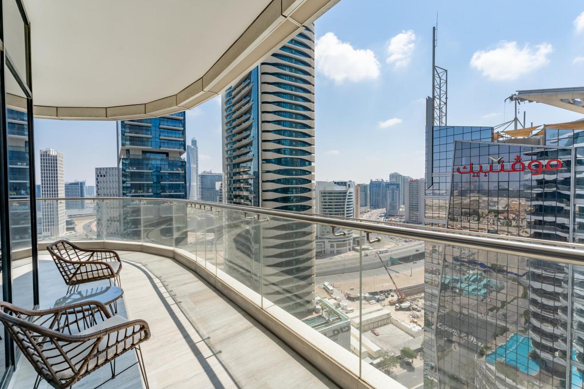 Fam Living - Rp Heights - 3 Mins Walk To Burj Khalifa & Dubai Mall Downtown דובאי מראה חיצוני תמונה